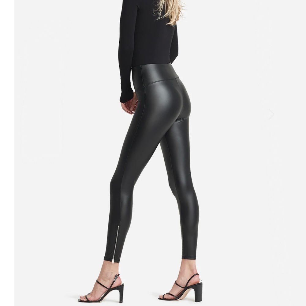 Yummie Faux Leather Shaping Legging with Side Zip Large